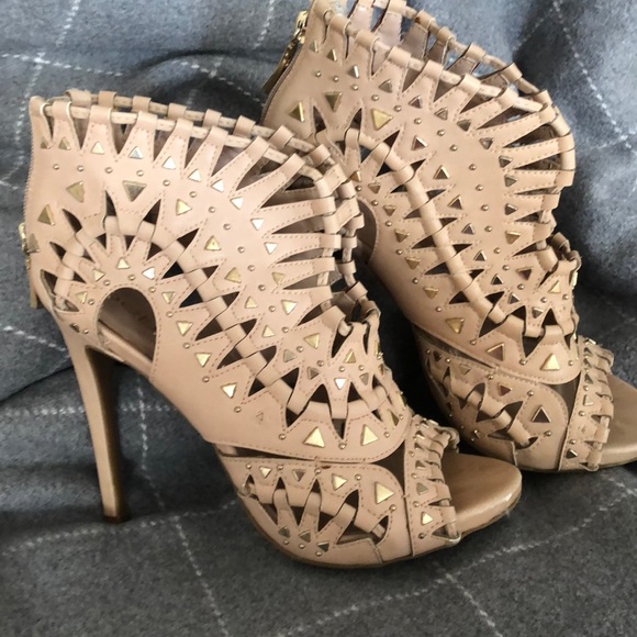 Tan heeled booties - Picture 3 of 3